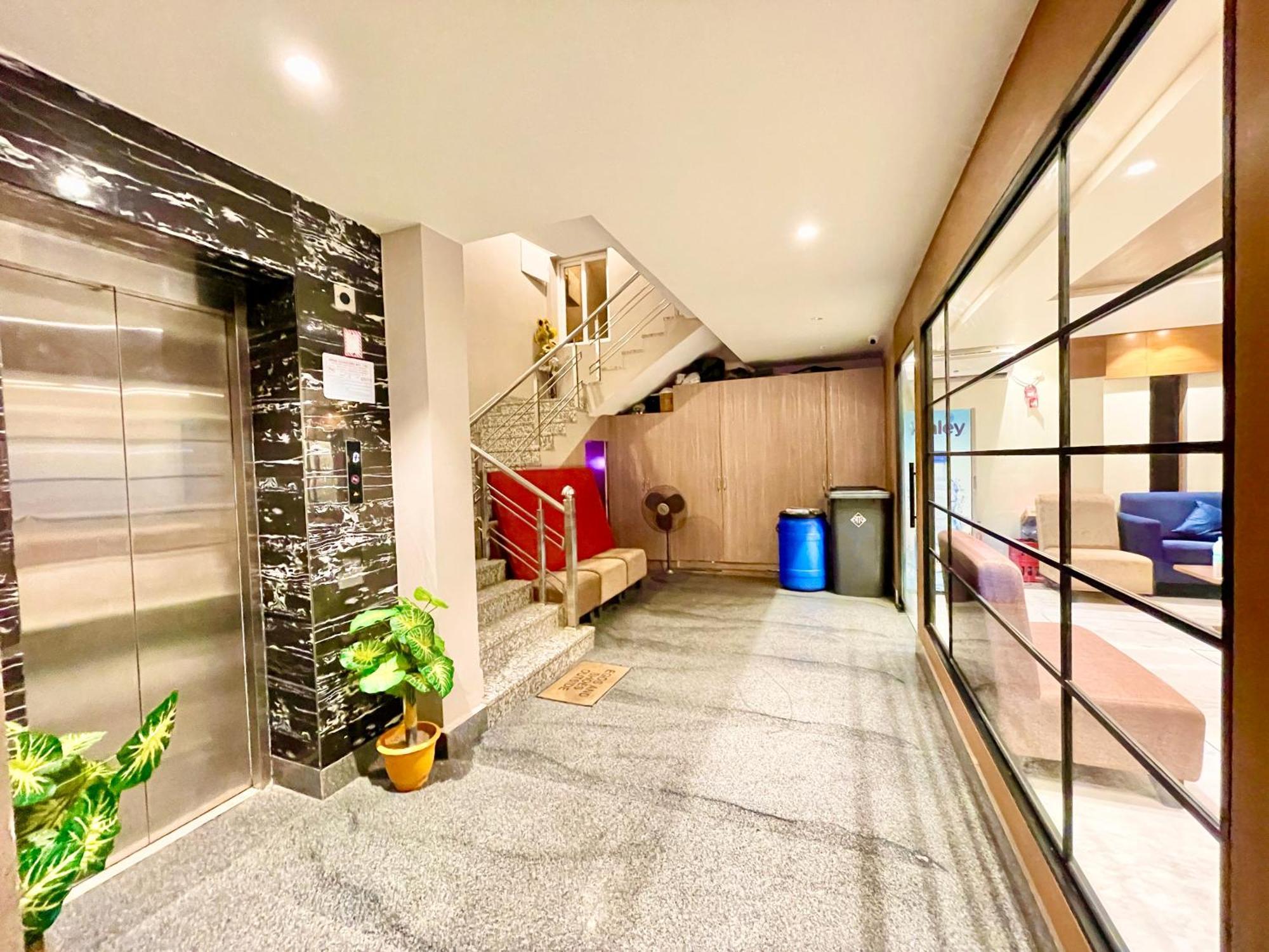 Hotel Rb International ! Puri Near-Sea-Beach-And-Temple Fully-Air-Conditioned-Hotel With-Lift-And-Card Payment Accepted-Parking-Facility, Best Hotel In Puri Dış mekan fotoğraf
