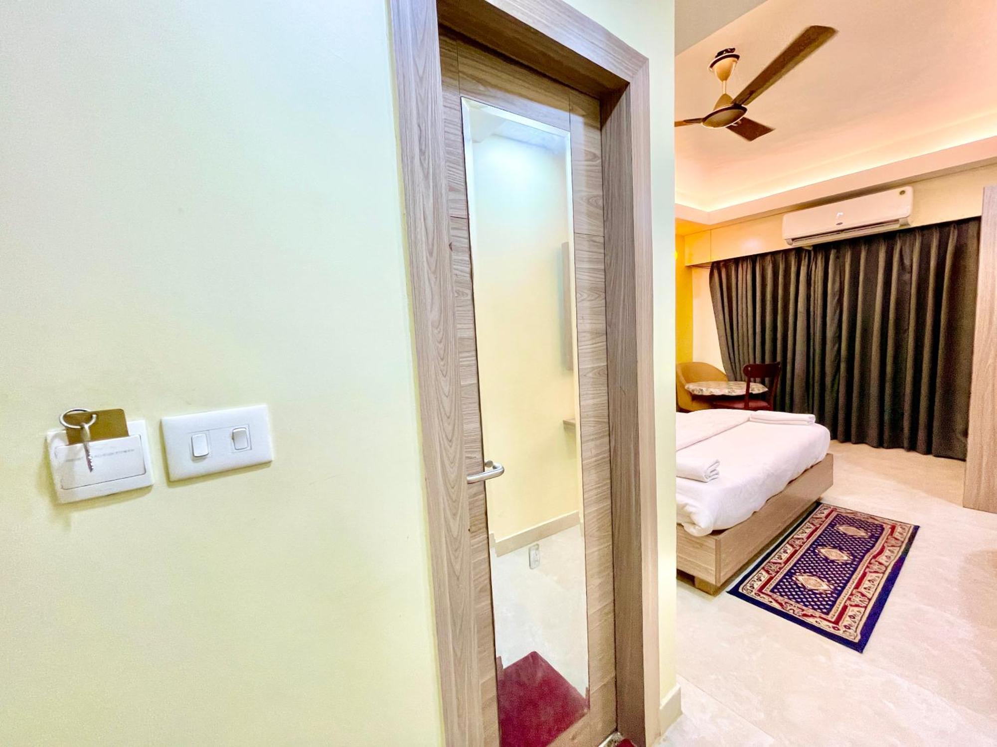 Hotel Rb International ! Puri Near-Sea-Beach-And-Temple Fully-Air-Conditioned-Hotel With-Lift-And-Card Payment Accepted-Parking-Facility, Best Hotel In Puri Dış mekan fotoğraf