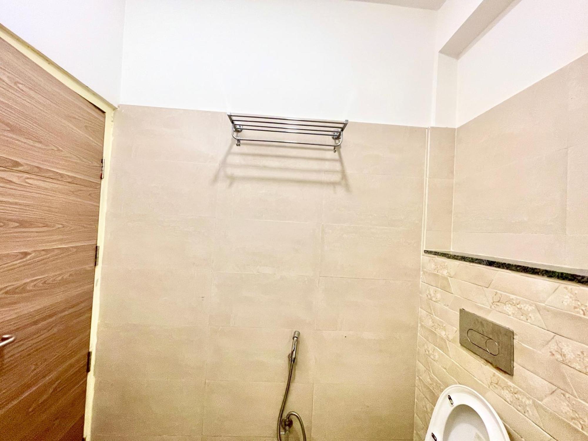 Hotel Rb International ! Puri Near-Sea-Beach-And-Temple Fully-Air-Conditioned-Hotel With-Lift-And-Card Payment Accepted-Parking-Facility, Best Hotel In Puri Dış mekan fotoğraf
