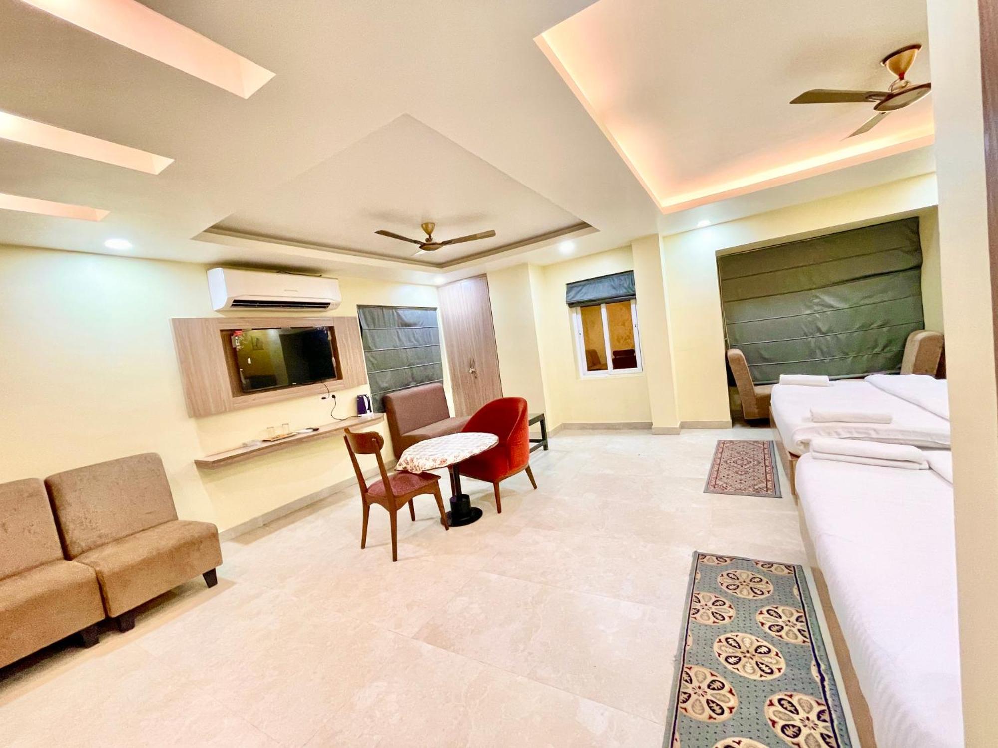 Hotel Rb International ! Puri Near-Sea-Beach-And-Temple Fully-Air-Conditioned-Hotel With-Lift-And-Card Payment Accepted-Parking-Facility, Best Hotel In Puri Dış mekan fotoğraf