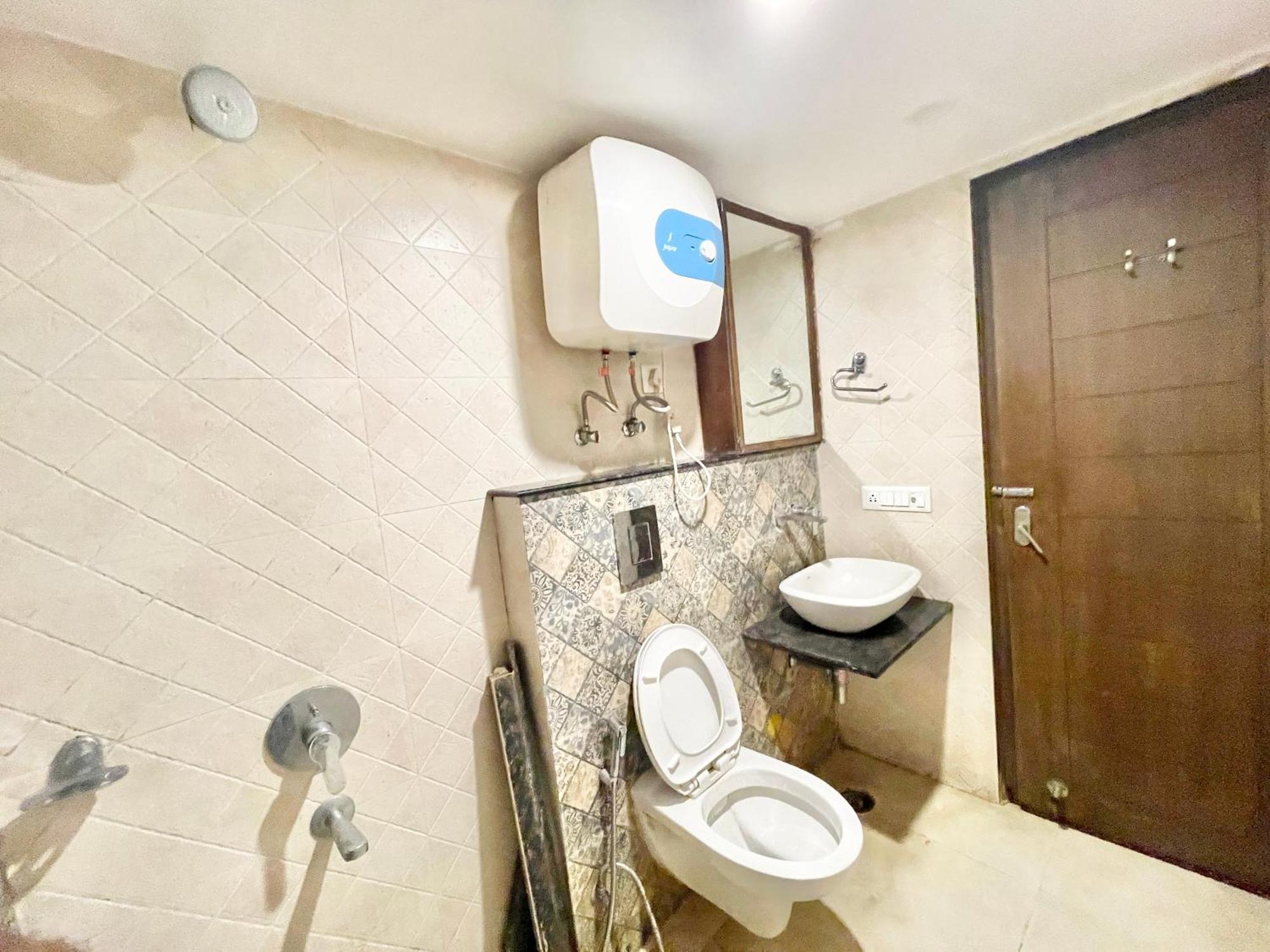 Hotel Rb International ! Puri Near-Sea-Beach-And-Temple Fully-Air-Conditioned-Hotel With-Lift-And-Card Payment Accepted-Parking-Facility, Best Hotel In Puri Dış mekan fotoğraf